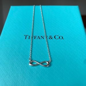 NWT Tiffany & Co. Infinity Necklace